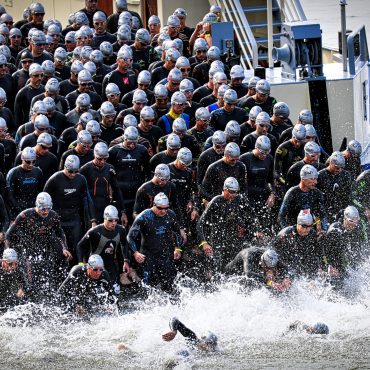 Hamburg rollt den blauen Teppich aus: NDR zeigt den Triathlon heute live