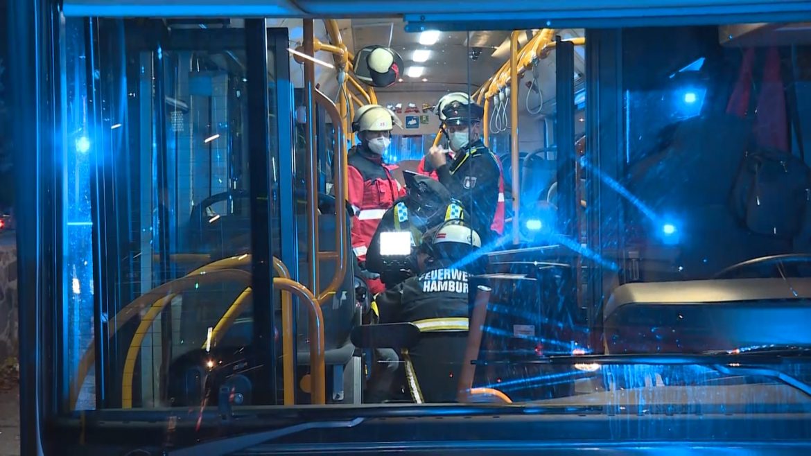 Mehrere Verletzte bei Unfällen mit Linienbussen in Hamburg