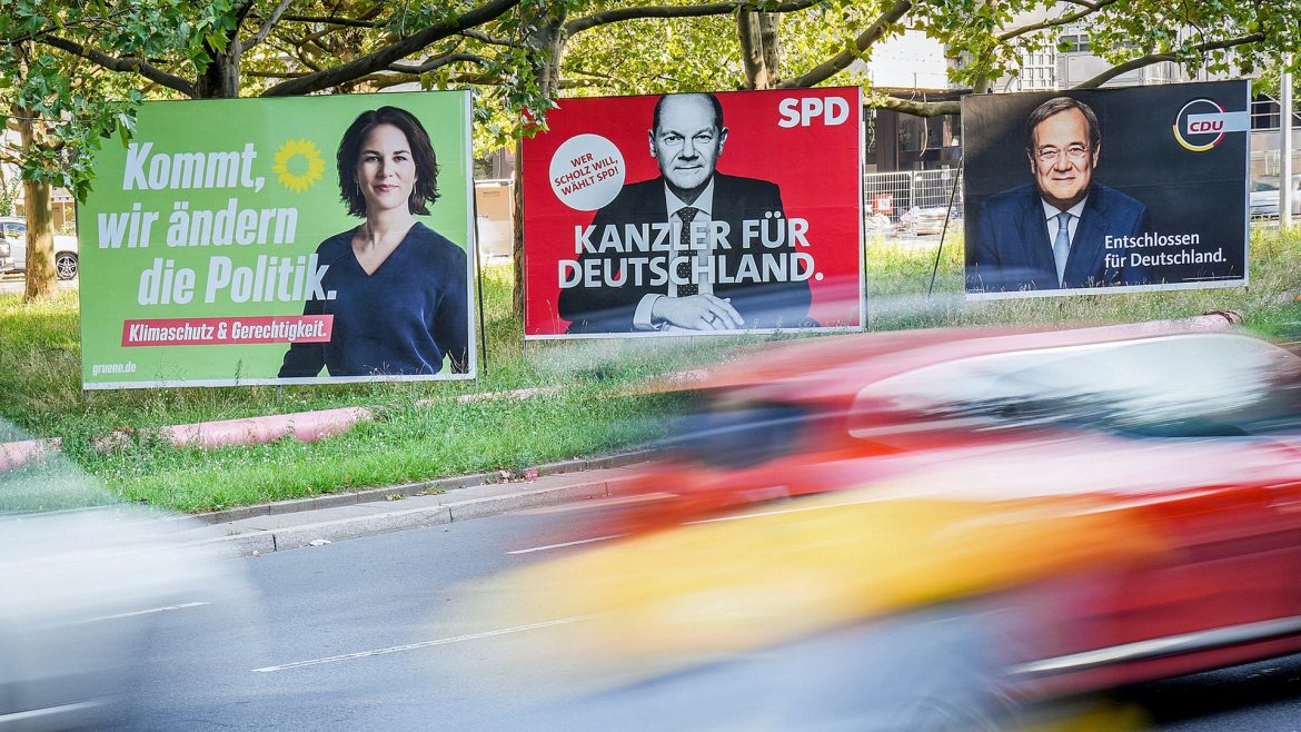 Wahlplakate hängen noch, obwohl sie längst entfernt sein müssten