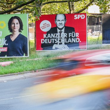 Wahlplakate hängen noch, obwohl sie längst entfernt sein müssten