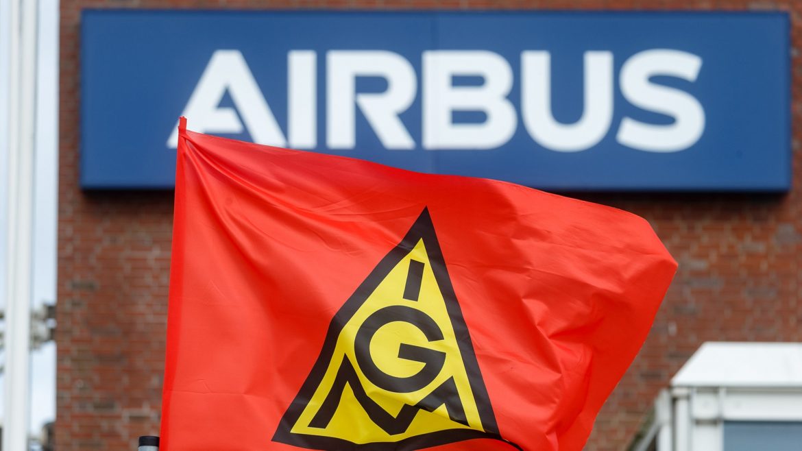 Geplanter Umbau bei Airbus: Demo vor den Warnstreiks