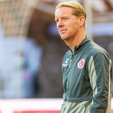 FC St. Pauli: Coach Schultz an Covid-19 erkrankt