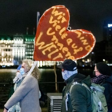 Hamburger Polizei geht gegen „Corona-Spaziergänger“ vor