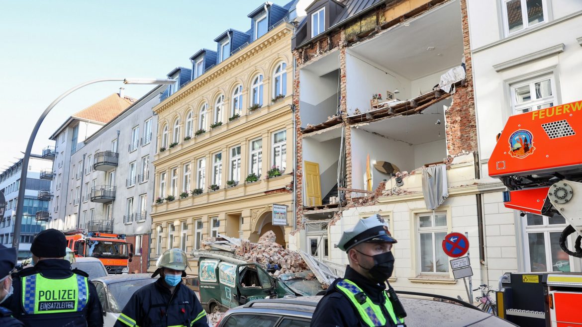 Hauswand in Ottensen eingestürzt – Suche nach der Ursache