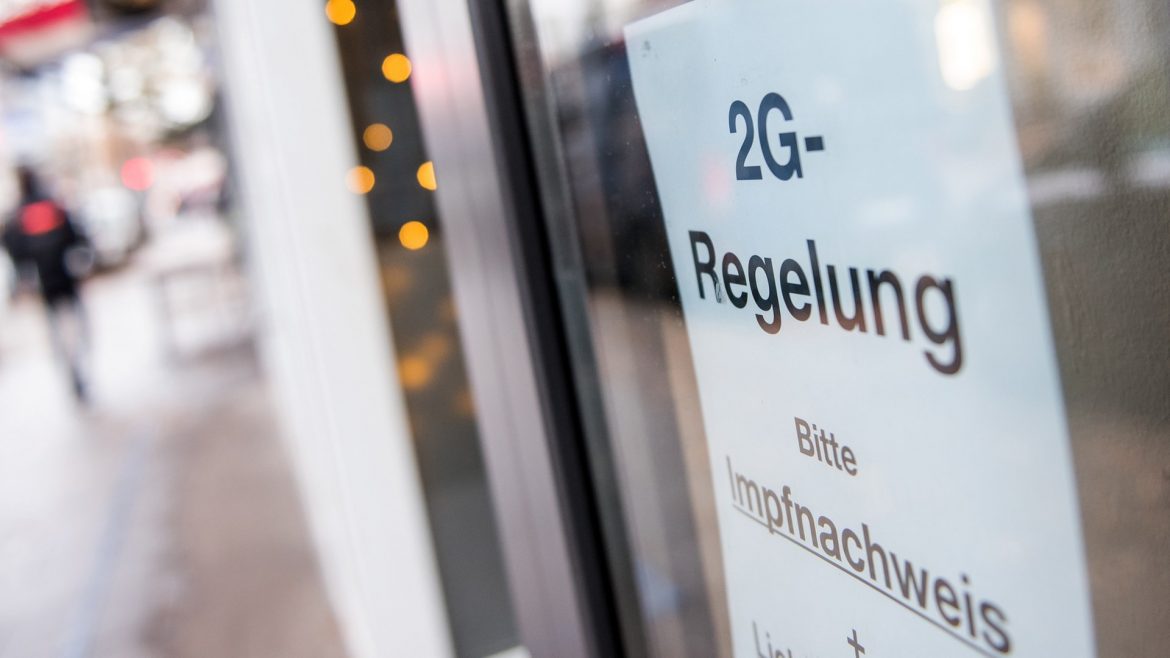 Immer mehr Hamburger Geschäfte setzen auf das „2G-Bändchen“